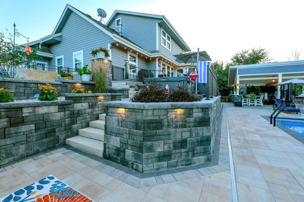 CMHA Releases 2024 Hardscape Production Report for the US and Canadian Hardscape Industry